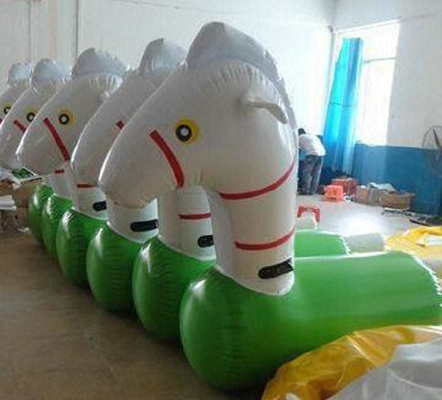 Amusement jouant la course de chevaux gonflable de sports de jouets de bâche sûre gonflable de PVC