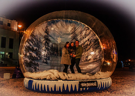Type gonflable matériaux de neige de faux de globe de promotion de Noël grand de PVC d'espace libre