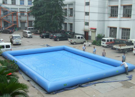 La piscine gonflable de rectangle mobile, gonflable au-dessus de la terre met l'installation en commun facile
