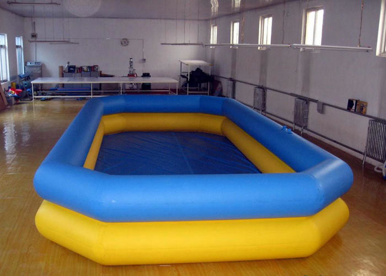 La piscine gonflable extérieure formée par place, grande explosion met ignifuge en commun