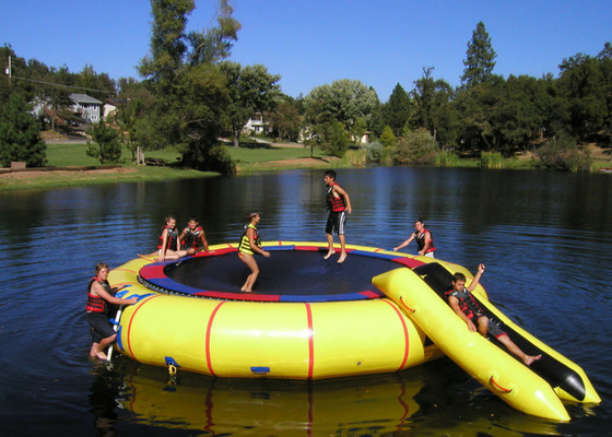 Trempoline gonflable de l'eau d'impression faite sur commande écologique pour le parc aquatique