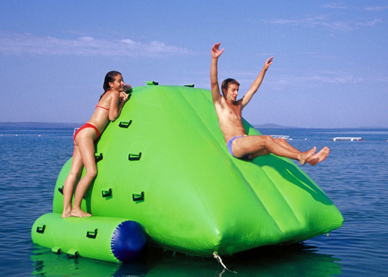 Coffre-fort gonflable coloré de taille adapté aux besoins du client par 4.5m de l'iceberg 3m pour le jeu d'amusement