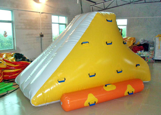 Coffre-fort gonflable coloré de taille adapté aux besoins du client par 4.5m de l'iceberg 3m pour le jeu d'amusement
