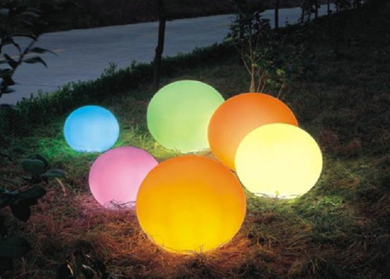 La LED colorée allument le ballon à air d'hélium de PVC d'Inflatables pour la publicité de ciel