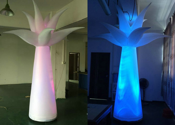 La formation de palmier allument la taille adaptée aux besoins du client par Inflatables pour des campagnes de promotion