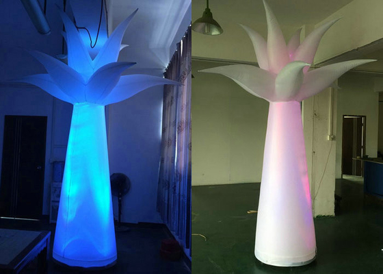 La formation de palmier allument la taille adaptée aux besoins du client par Inflatables pour des campagnes de promotion